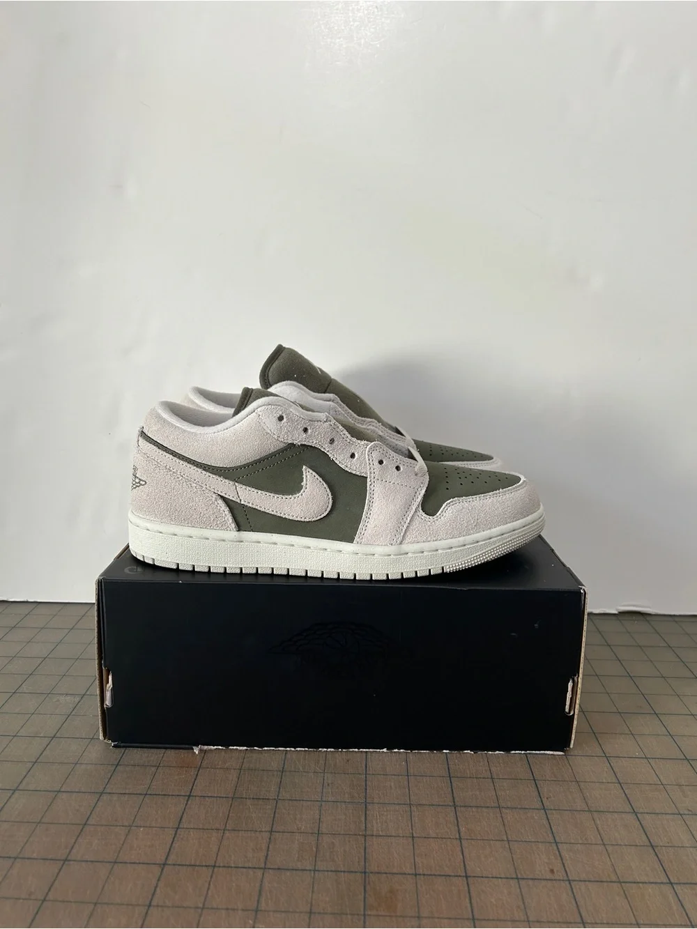 Air Jordan 1 Low ‘Medium Olive’